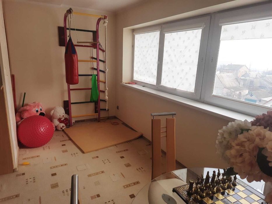Будинок 256м² з критим басейном, сауною та зимовим садом
