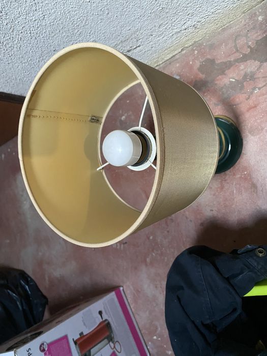 Cream table lamp with green base425129770652149763