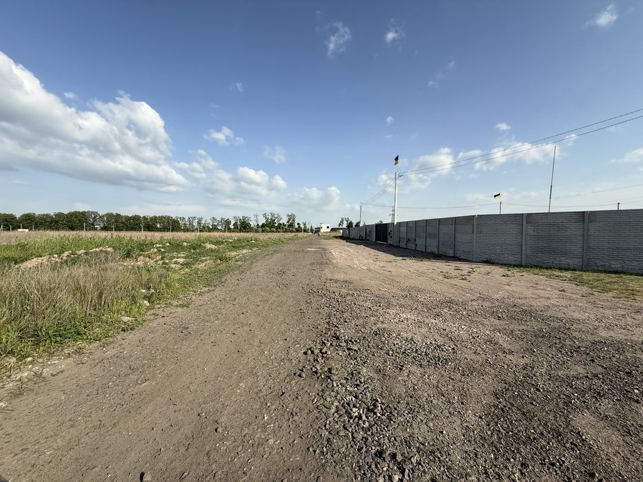 Земельні ділянки Крюківщина  від 0,4 до 1,35га(промисловість/виробництво/комерція)