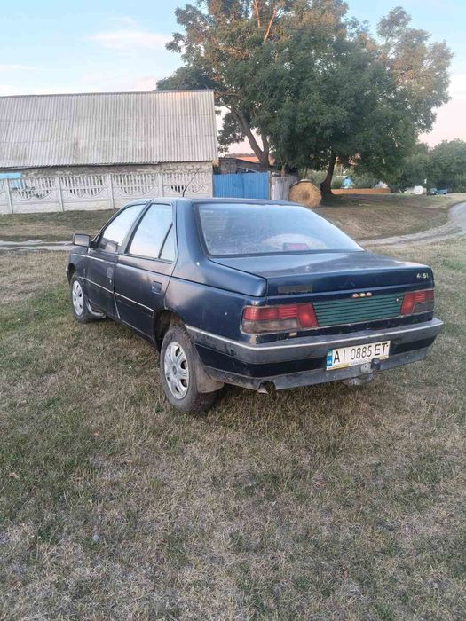Продам власний автомобіль Пежо 405