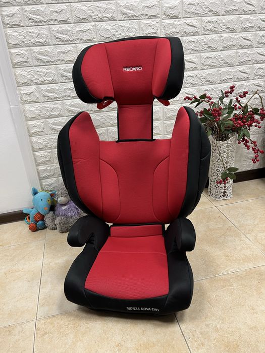 Автокрісло Recaro Monza Nova Evo Seatfix, група 2/3 (15-36кг) рекаро