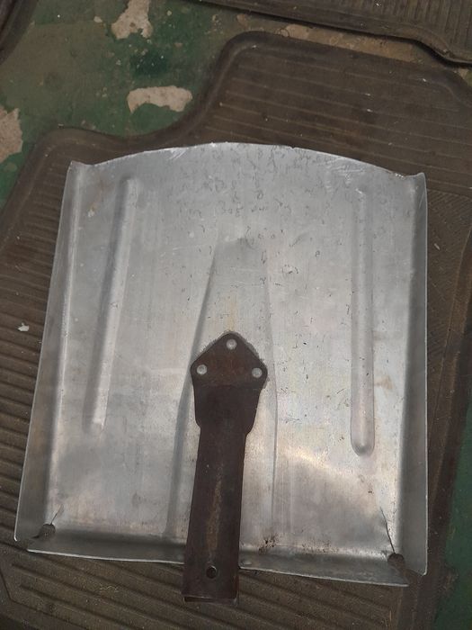 Алюмінієва лопата