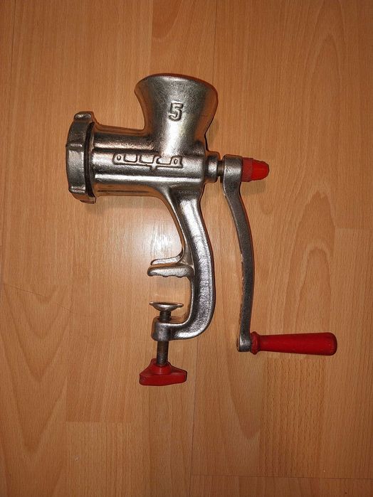 Ręczna maszynka do mięsa. Rozmiar 5.