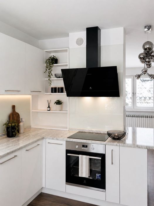 Przestronny dom z ogrodem, garażem i miejscem na gabinet.