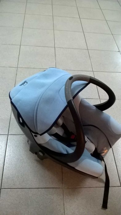 Carrinho BebeConfort robusto e confortável com todos os extras