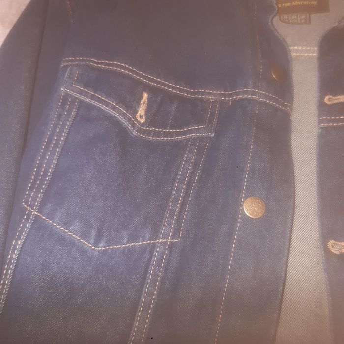 Śliczna  meska  kurtka  Jeans