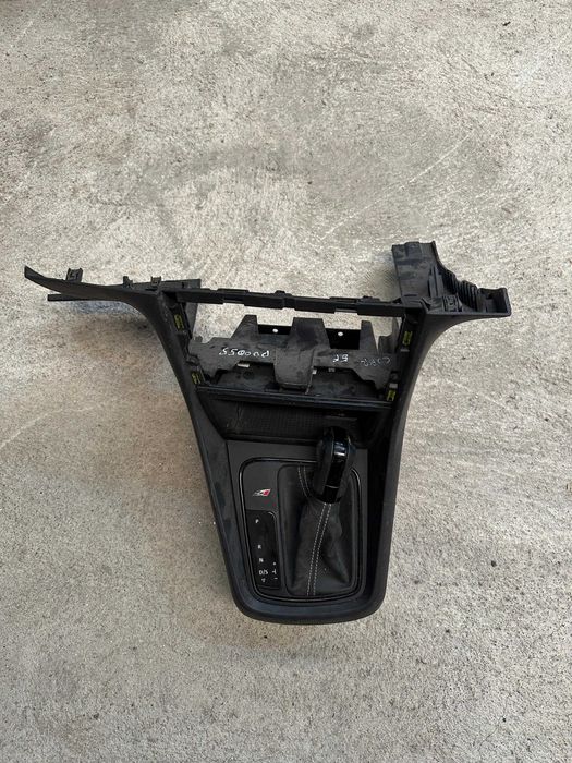 Consola central Seat leon 5 F com fole e moca velocidade automática
