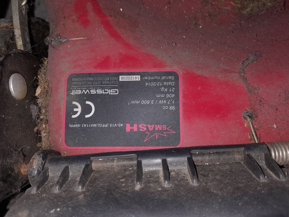 Corta relvas a gasolina