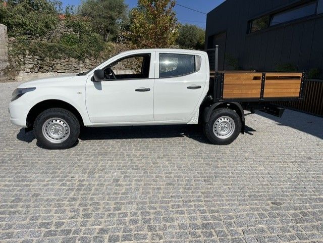 Mitsubishi L200 2.3 DI-D CD Invite 2WD