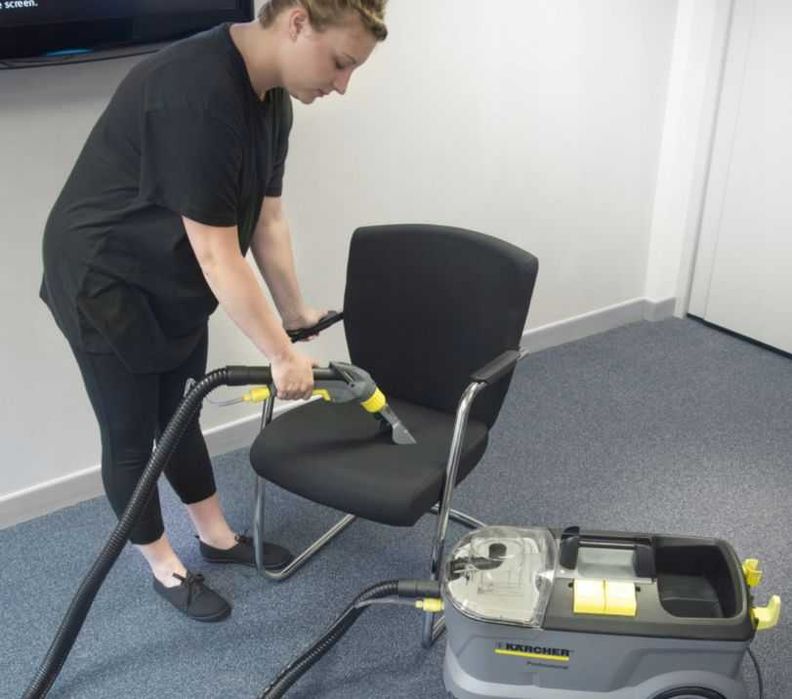 Odkurzacz Piorący KARCHER WYNAJEM Mocny Piorący tapicerkę