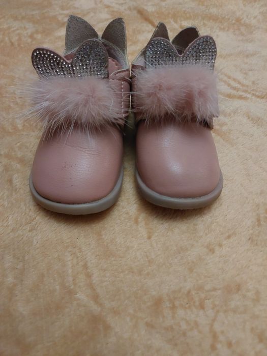 Продам червички для дівчинки