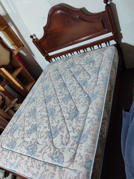 cama de casal antiga