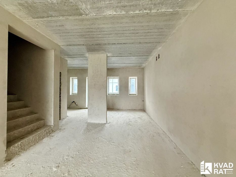 Зданий таунхаус 125 м у Крихівцях готовий до ремонту