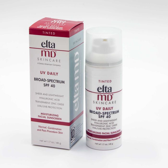 Nawilżający krem ELTA MD TINTED UV Daily Broad-Spectrum SPF 40