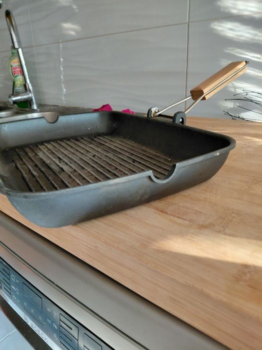 Vendo frigideira usada