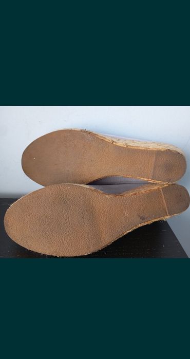 Sapatos de cunha ideal