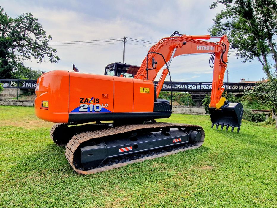 Escavadora hitachi  22 t