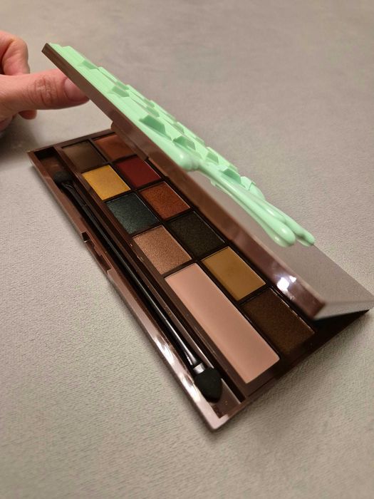 Paleta cieni do oczu Revolution MakeUp Ilovemakeup Mint Chocolate