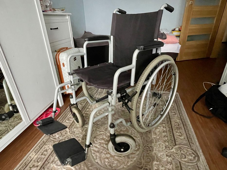 Wózek inwalidzki - stan bardzo dobry, nowe dętki i opony