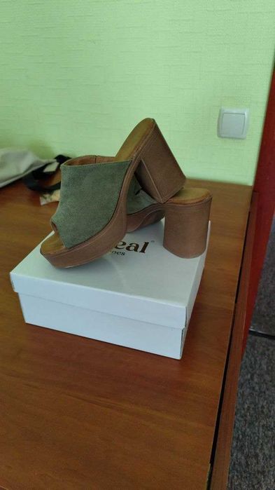 Стильные женские сабо 37 размер. Производство Польша.