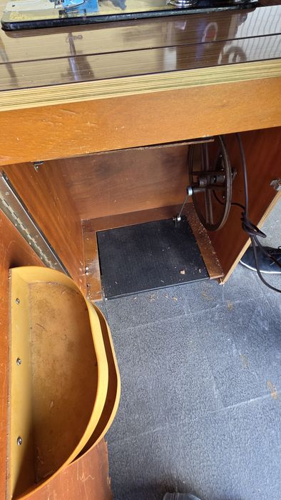 Maquina de costura elétrica