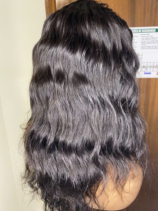 Peruca Humana Ondulada 20” Preta – Lace frontal