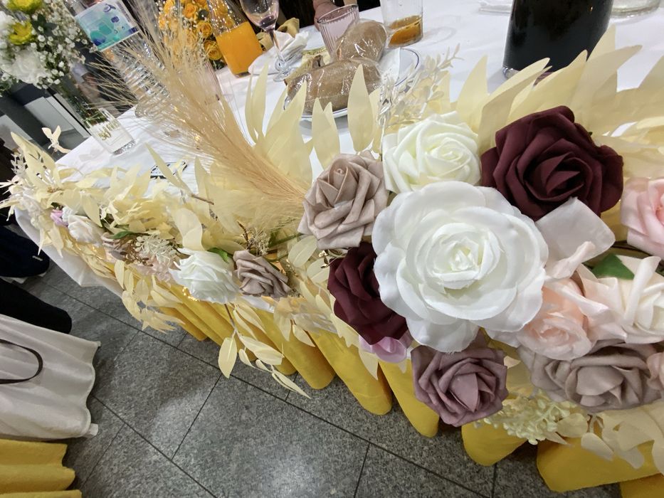 Arranjo / Guirlanda de flores para decoracao casamento e outras festas