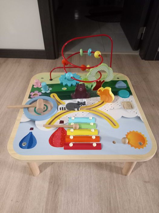 Brinquedos bebé  - carro e mesa se atividades, andarilho de madeira