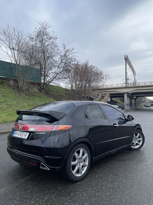 Honda Civic 5d 8 поколение