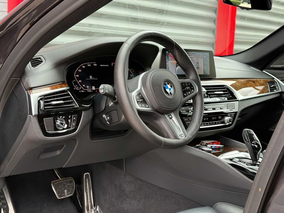 BMW 550i xDrive      2020