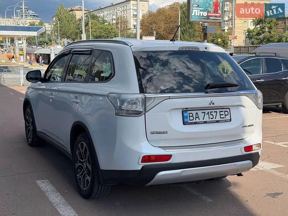 Mitsubishi outlander lll