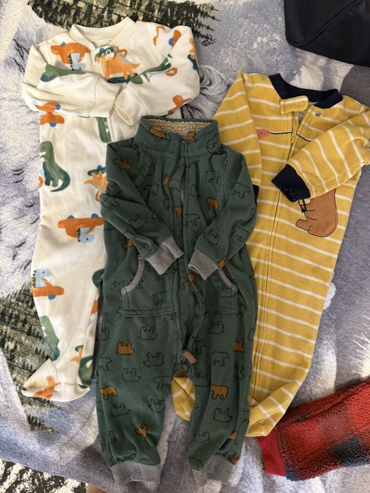 Carters 9 та 12 місяців