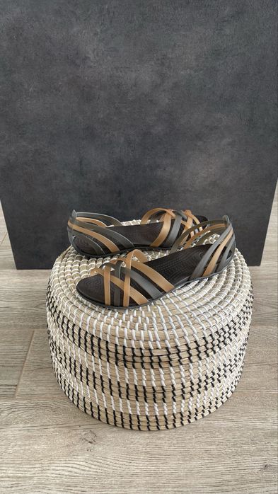 Crocs sandały Huarache Flat Bronze W8 38/39