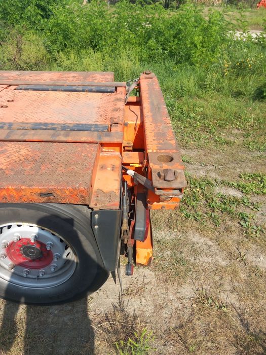 Контейнеровоз напівпричіп.