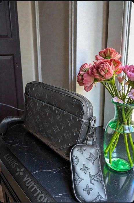 Louis Vuitton Duo Messenger Czarna  – Monogram Eclipse – Ide