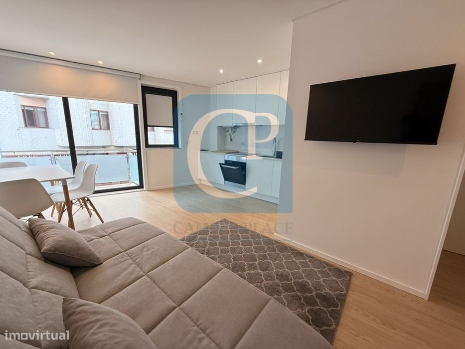 Apartamento T0 com varanda e garagem em Leça da Palmeira — Matosinhos E Leça Da Palmeira, Porto