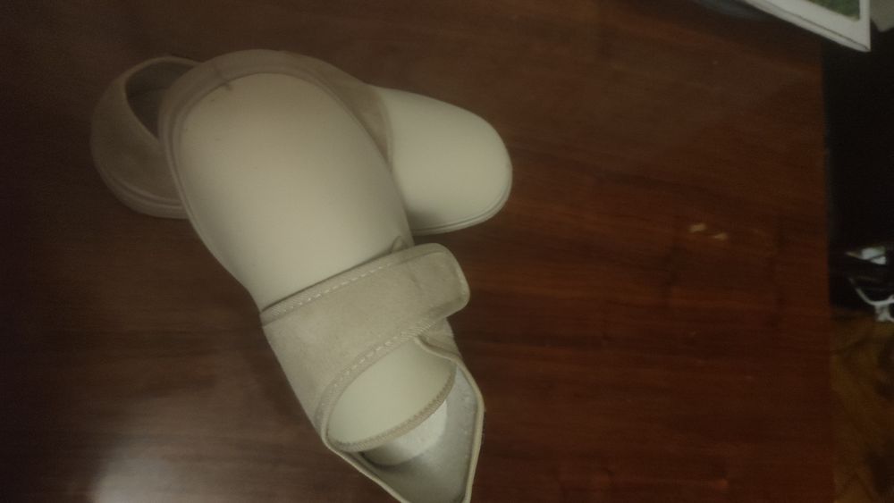 Buty ortopedyczne .