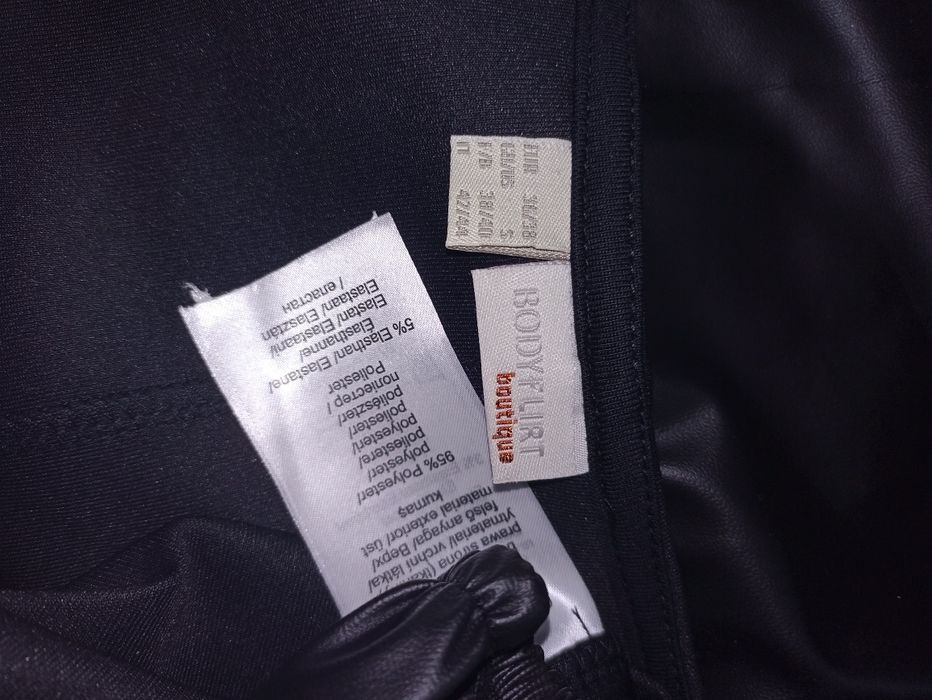 Nowa klasyczna mała czarna sukienka długie rękawy z Eco skóry R.36/38