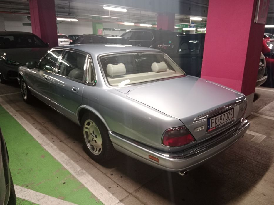 Jaguar XJ