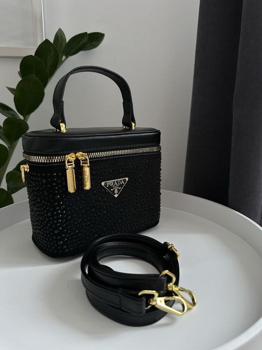 Популярна сумочка бочонок у стилі prada прада сумка