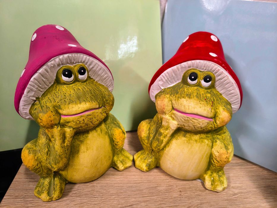 Dwie żaby ceramiczna figurka do domu i ogrodu idealna na lato