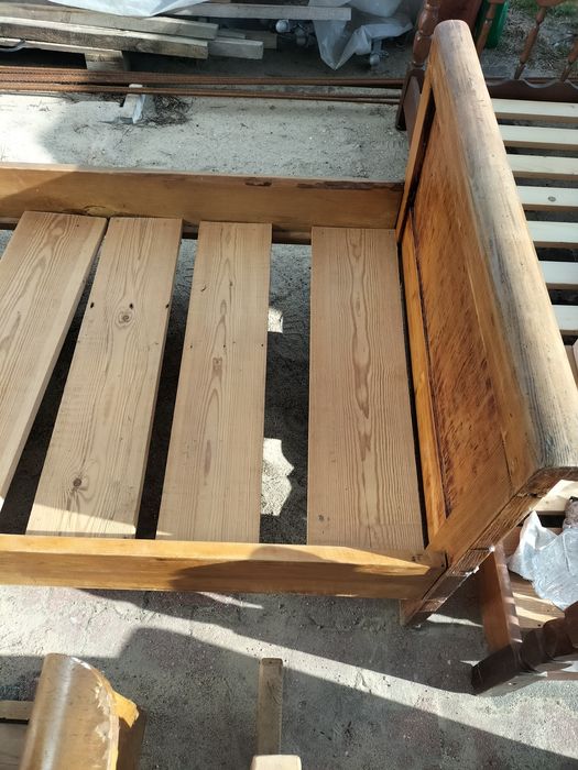 Sprzedam stare dwa łóżka