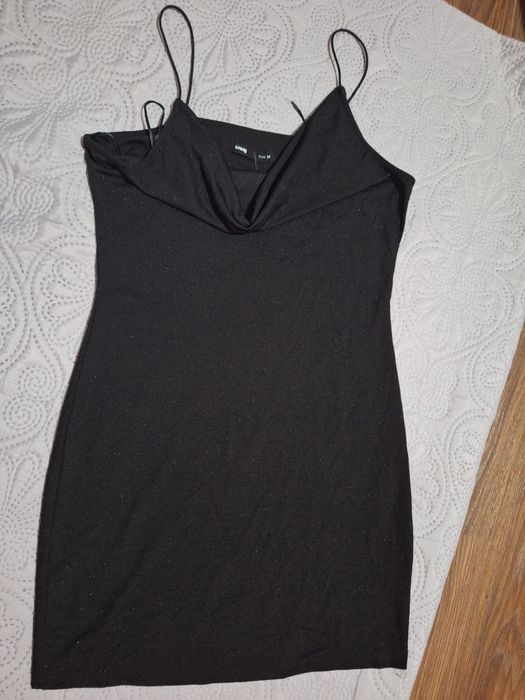 Nowa Sukienka blyszczaca