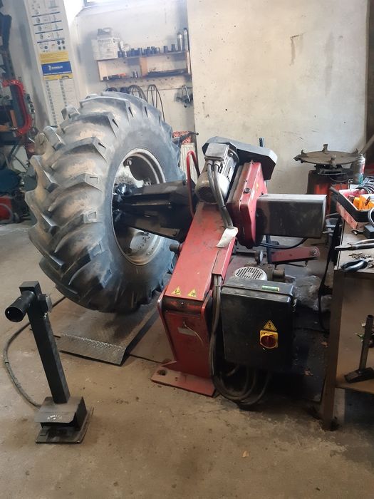 Pomoc drogowa Głowno ,Laweta Głowno ,wulkanizacja  Głowno autonaprawa