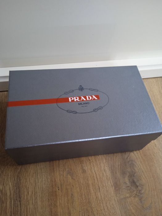 Коробка Prada  б у