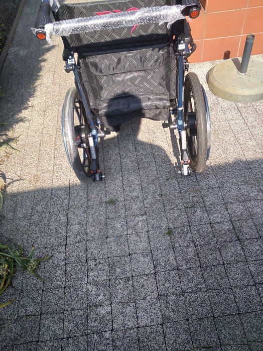 Wózek inwalidzki elektryczny skladany