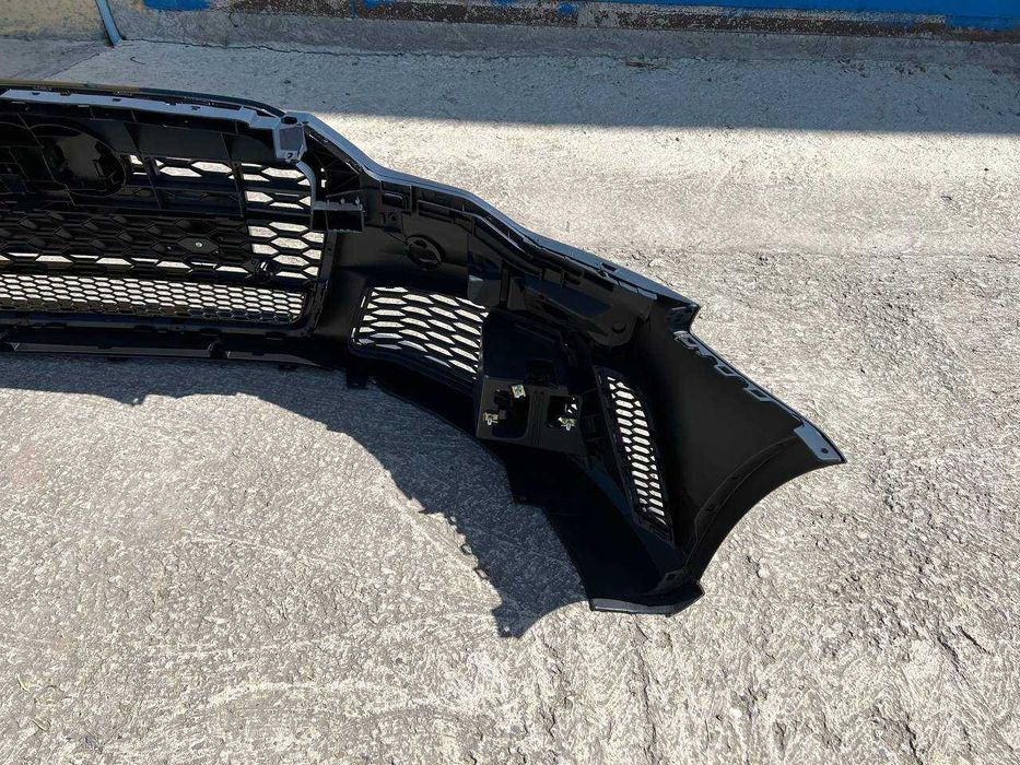 Передній бампер на Audi A6 C7 2011-2014 року (стиль Audi RS6 Quattro)