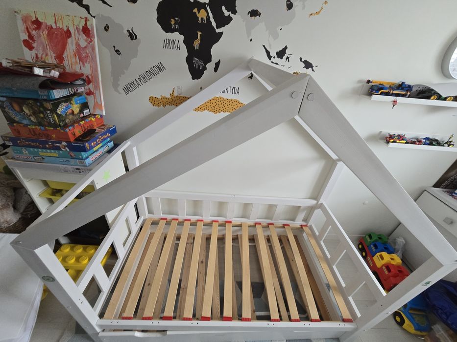 Łóżko dziecięce domek