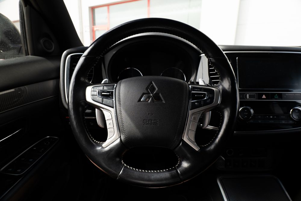 Mitsubishi Outlander  PHEV