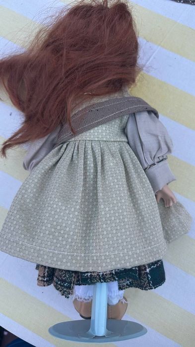 Кукла порцелянова з сумочкою